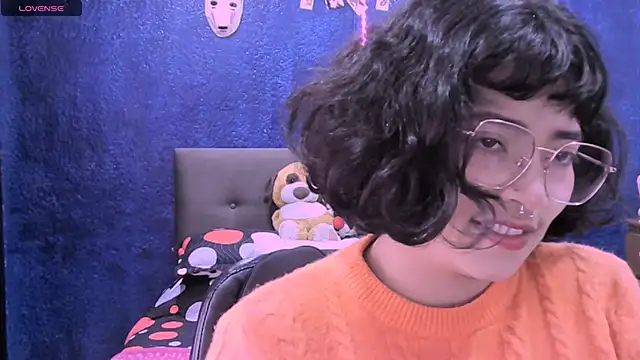 NinaYellow online show from 11/07/25, 03:34