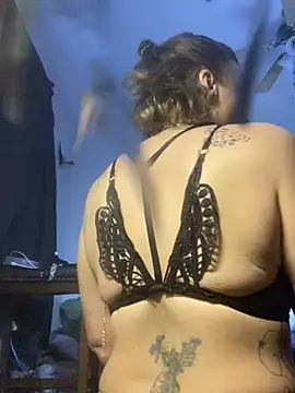 Everlyrose27 online show from 12/06/24, 08:15