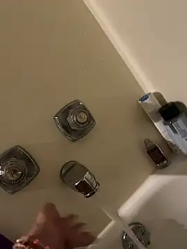 Everlyrose27 online show from 02/05/25, 08:04