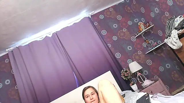 Snapshot of SquirtyAlice chatting on 02/08/25, 07:26 SquirtyAlice online show from 02/08/25, 07:26