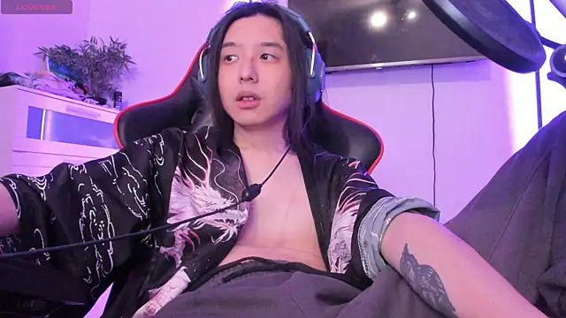 wexlee7 online show from 11/04/25, 12:54