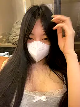 Snapshot of MEOW_MEO chatting on 12/14/25, 04:45 MEOW MEO online show from 12/14/25, 04:45