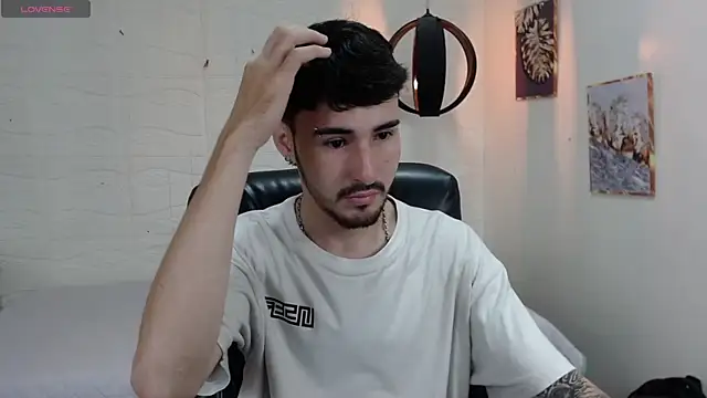 Snapshot of DmitriSanders chatting on 12/28/24, 12:36 DmitriSanders online show from 12/28/24, 12:36