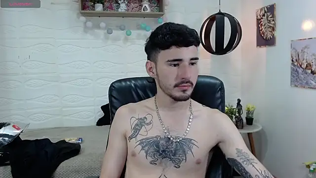 Snapshot of DmitriSanders chatting on 02/05/25, 05:42 DmitriSanders online show from 02/05/25, 05:42