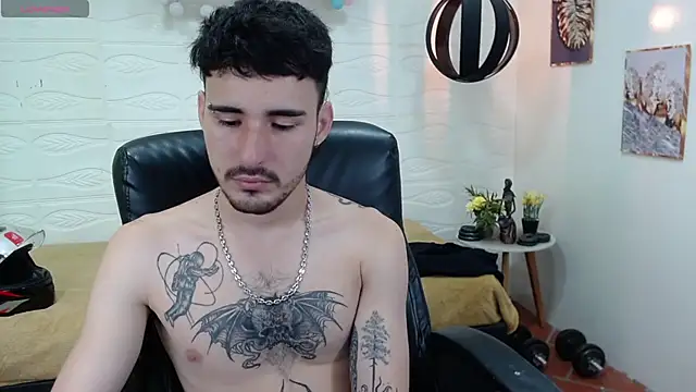 Snapshot of DmitriSanders chatting on 02/08/25, 08:53 DmitriSanders online show from 02/08/25, 08:53