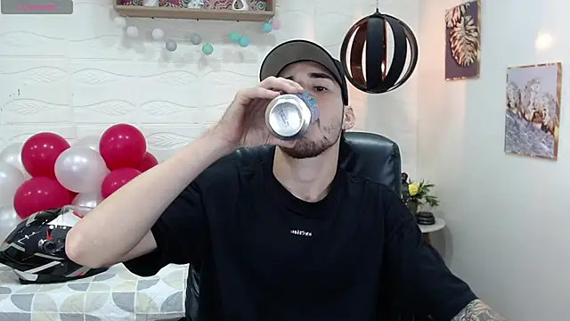 Snapshot of DmitriSanders chatting on 02/15/25, 07:50 DmitriSanders online show from 02/15/25, 07:50