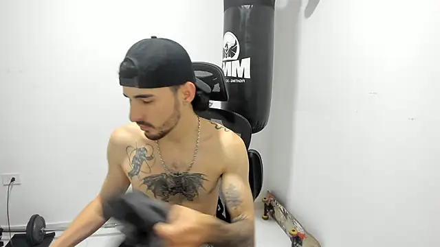 Snapshot of DmitriSanders chatting on 09/10/25, 08:09 DmitriSanders online show from 09/10/25, 08:09