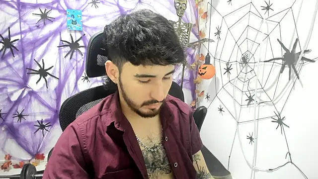 Snapshot of DmitriSanders chatting on 11/08/25, 08:18 DmitriSanders online show from 11/08/25, 08:18