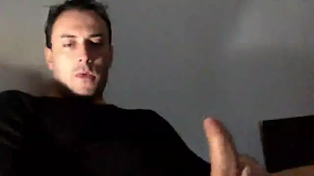 Snapshot of mainnrd chatting on 04/12/26, 08:30 mainnrd online show from 04/12/26, 08:30