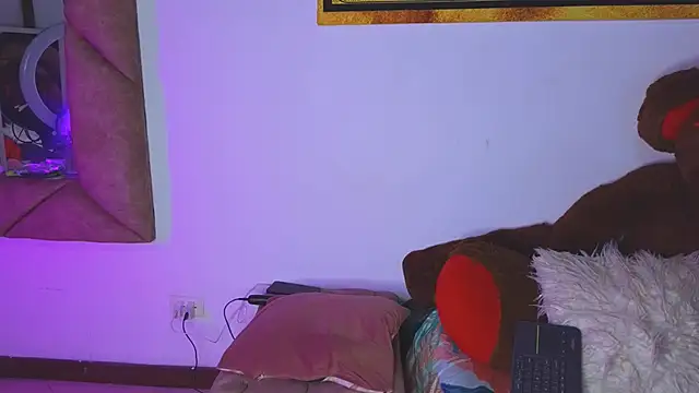 naatashamendozaa online show from 04/18/26, 03:54