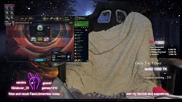 Snapshot of Lisaonthemoon chatting on 12/17/24, 02:23 Lisaonthemoon online show from 12/17/24, 02:23