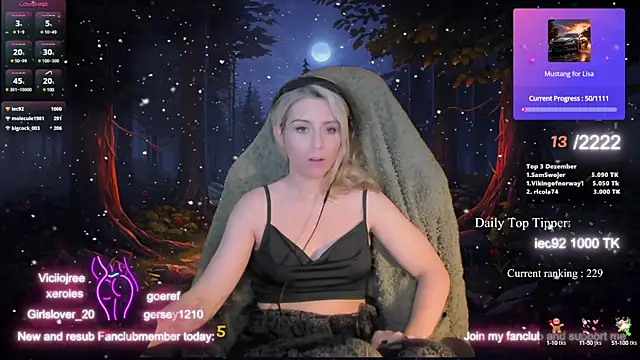 Snapshot of Lisaonthemoon chatting on 12/17/24, 05:29 Lisaonthemoon online show from 12/17/24, 05:29