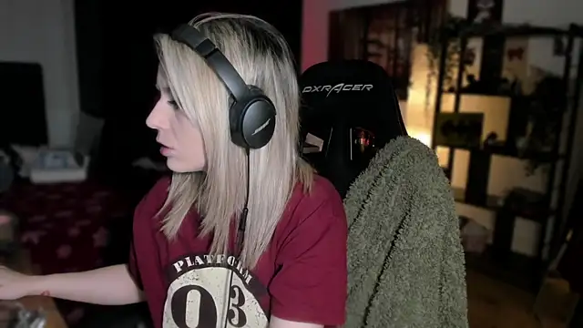 Snapshot of Lisaonthemoon chatting on 01/08/25, 11:09 Lisaonthemoon online show from 01/08/25, 11:09