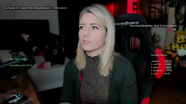 Snapshot of Lisaonthemoon chatting on 10/05/25, 07:34 Lisaonthemoon online show from 10/05/25, 07:34