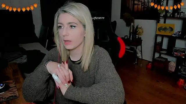 Snapshot of Lisaonthemoon chatting on 11/25/25, 06:41 Lisaonthemoon online show from 11/25/25, 06:41