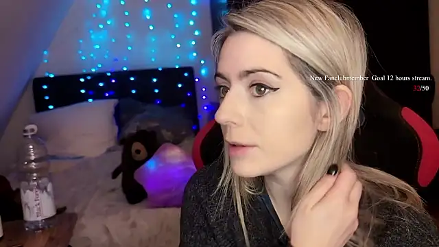 Lisaonthemoon online show from 03/16/26, 05:39