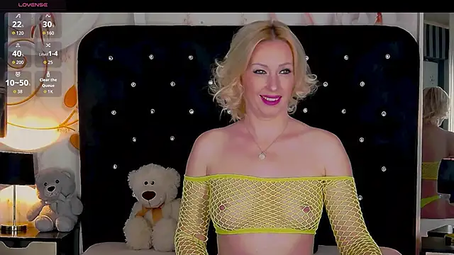 OliviaShaw23 online show from 10/21/25, 08:42