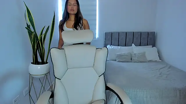 Snapshot of AndreaMartini chatting on 03/01/25, 06:43 AndreaMartini online show from 03/01/25, 06:43