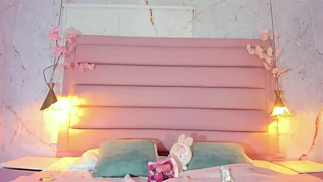 Lezy  online show from 10/16/25, 07:37