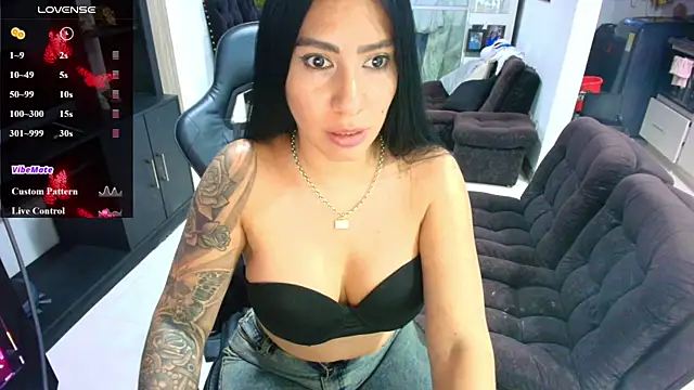 Snapshot of Pamela-fit chatting on 06/30/26, 11:28 Pamela-fit online show from 06/30/26, 11:28