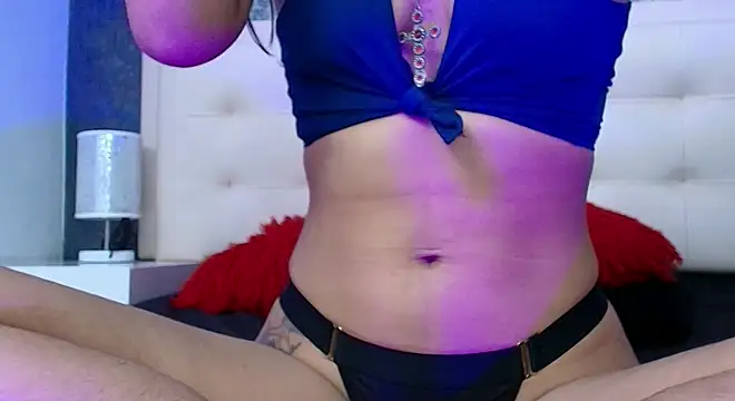 Cloeandtyfanny online show from 04/15/26, 07:43