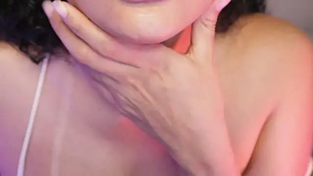 Snapshot of Mysensualbrunette1 chatting on 12/03/24, 01:19 Mysensualbrunette1 online show from 12/03/24, 01:19