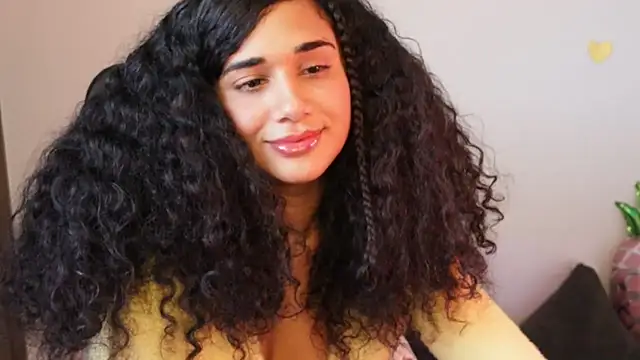 Snapshot of Mysensualbrunette1 chatting on 01/30/25, 10:19 Mysensualbrunette1 online show from 01/30/25, 10:19