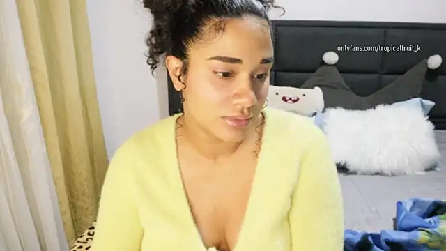 Mysensualbrunette1 online show from 12/22/25, 11:46