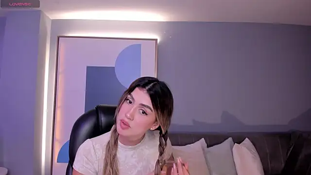 PaulinaSantos  online show from 03/19/25, 07:17