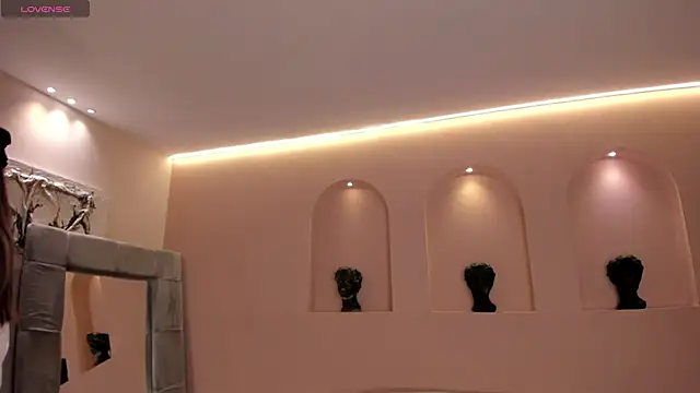 PaulinaSantos  online show from 02/01/26, 05:44