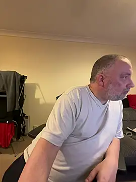 LondonTeffy online show from 03/18/25, 10:04