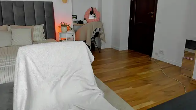 Fancy Jenn online show from 10/24/25, 06:59