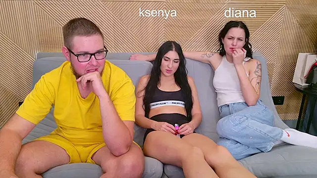 Snapshot of Ksenny chatting on 10/28/25, 08:00 Ksenny online show from 10/28/25, 08:00