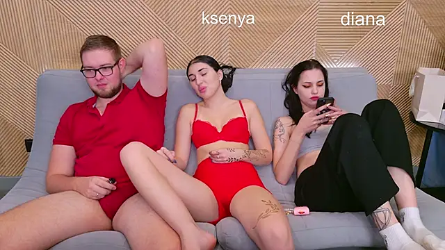 Snapshot of Ksenny chatting on 11/22/25, 08:08 Ksenny online show from 11/22/25, 08:08