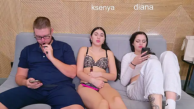 Snapshot of Ksenny chatting on 11/28/25, 02:58 Ksenny online show from 11/28/25, 02:58