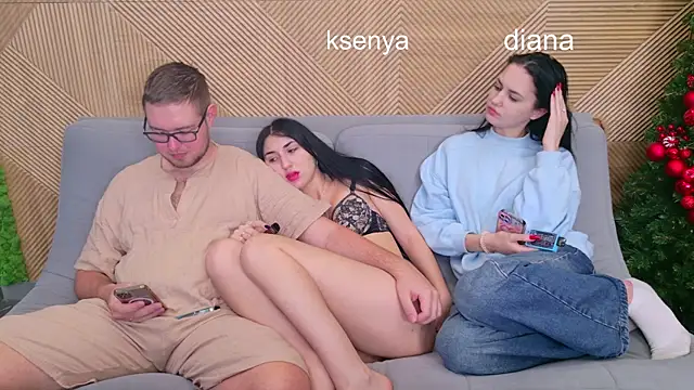 Snapshot of Ksenny chatting on 12/20/25, 03:46 Ksenny online show from 12/20/25, 03:46