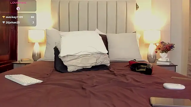 romina-brunette online show from 03/10/26, 01:27