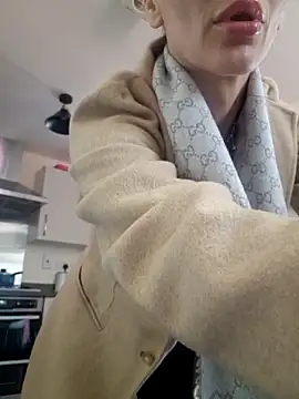 SweetMonicaUK online show from 03/18/25, 09:52