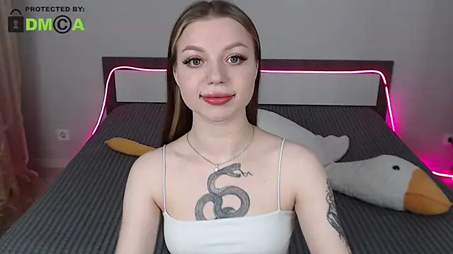 Snapshot of RonnieMilles chatting on 03/12/25, 02:01 RonnieMilles online show from 03/12/25, 02:01