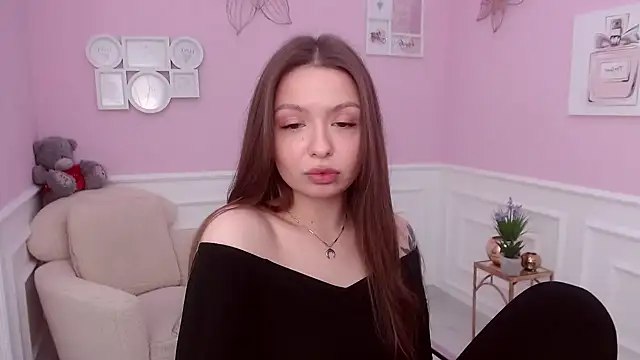 LucySkilar online show from 12/03/24, 08:49