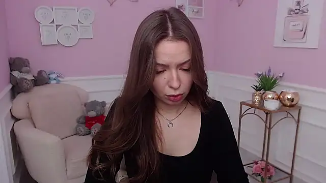 LucySkilar online show from 11/20/25, 05:40