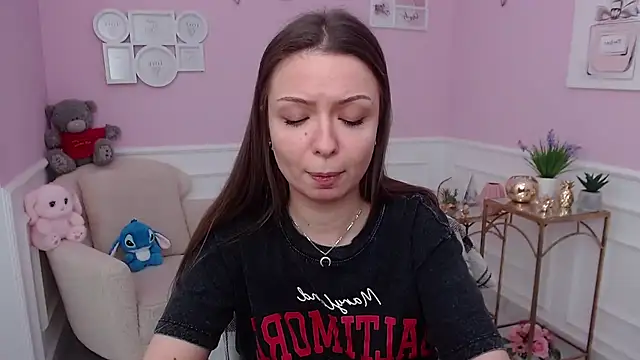 LucySkilar online show from 01/18/26, 07:34