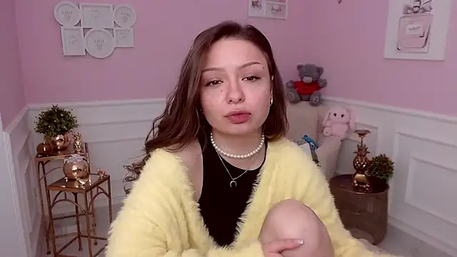 LucySkilar online show from 03/03/26, 05:46