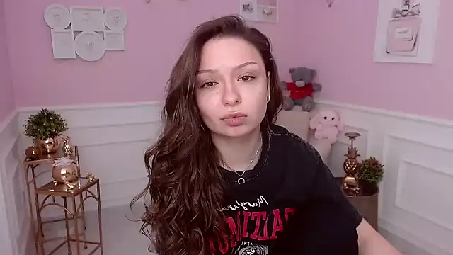 LucySkilar online show from 03/05/26, 05:36