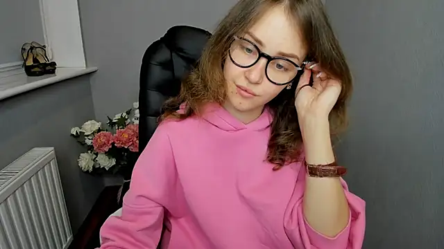 Snapshot of AfinaCutie chatting on 12/07/24, 02:13 AfinaCutie online show from 12/07/24, 02:13