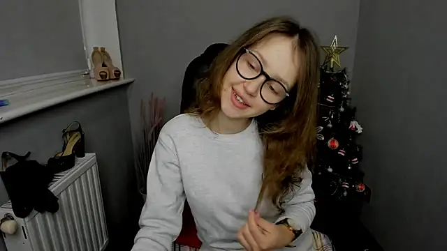 Snapshot of AfinaCutie chatting on 01/02/25, 01:08 AfinaCutie online show from 01/02/25, 01:08