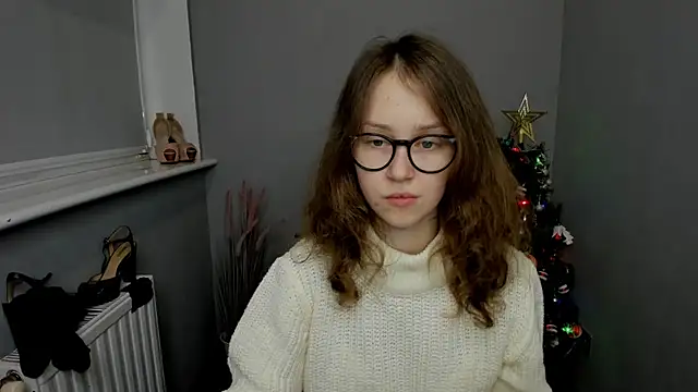 Snapshot of AfinaCutie chatting on 01/03/25, 11:25 AfinaCutie online show from 01/03/25, 11:25