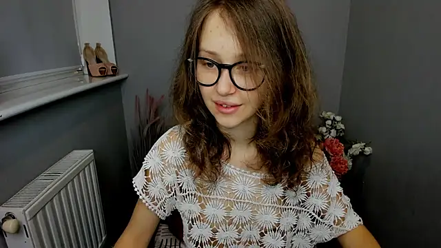 Snapshot of AfinaCutie chatting on 01/30/25, 01:42 AfinaCutie online show from 01/30/25, 01:42