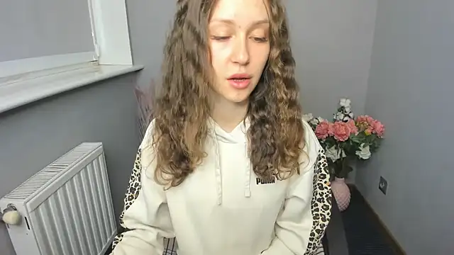 Snapshot of AfinaCutie chatting on 09/12/25, 06:35 AfinaCutie online show from 09/12/25, 06:35