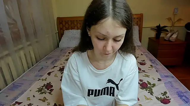 Snapshot of AfinaCutie chatting on 10/22/25, 12:38 AfinaCutie online show from 10/22/25, 12:38